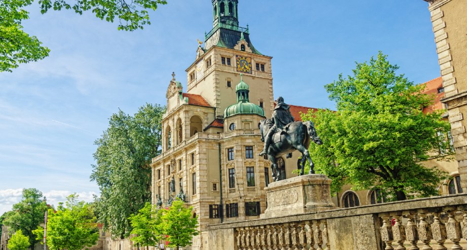 Gallerie-Muenchen-Nationalmuseum, © Gettyimages, Juergen Sack