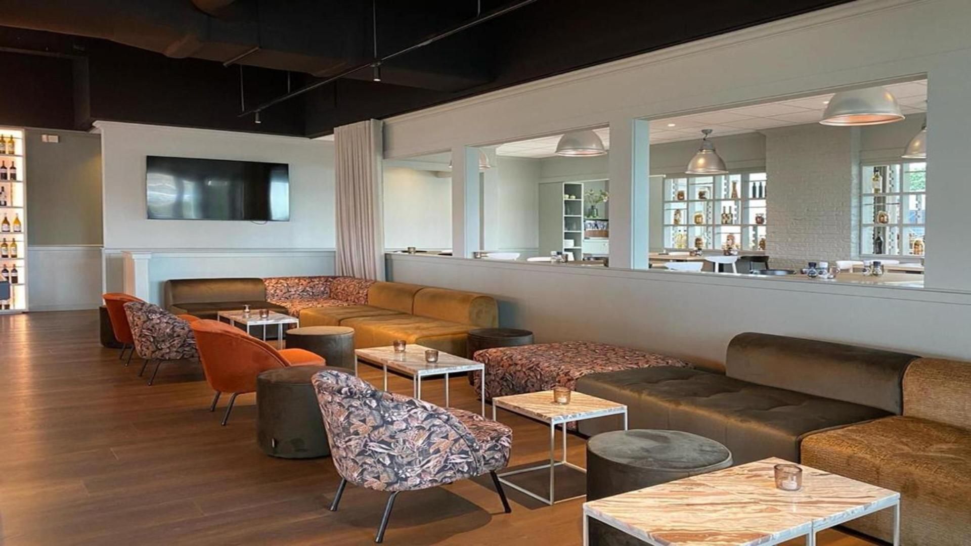 Hotel Bar