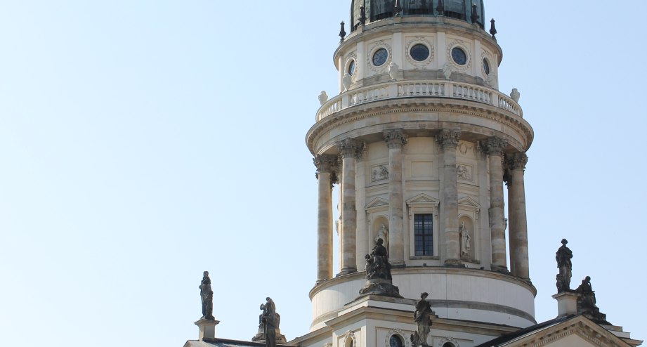 Französischer Dom auf dem Gendarmenmarkt in Berlin. - BAHNHIT.DE, © visitBerlin: Nina Richter