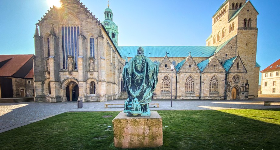 Mariendom in Hildesheim. - BAHNHIT.DE, © Hildesheim Marketing GmbH, Foto Clemens Heidrich