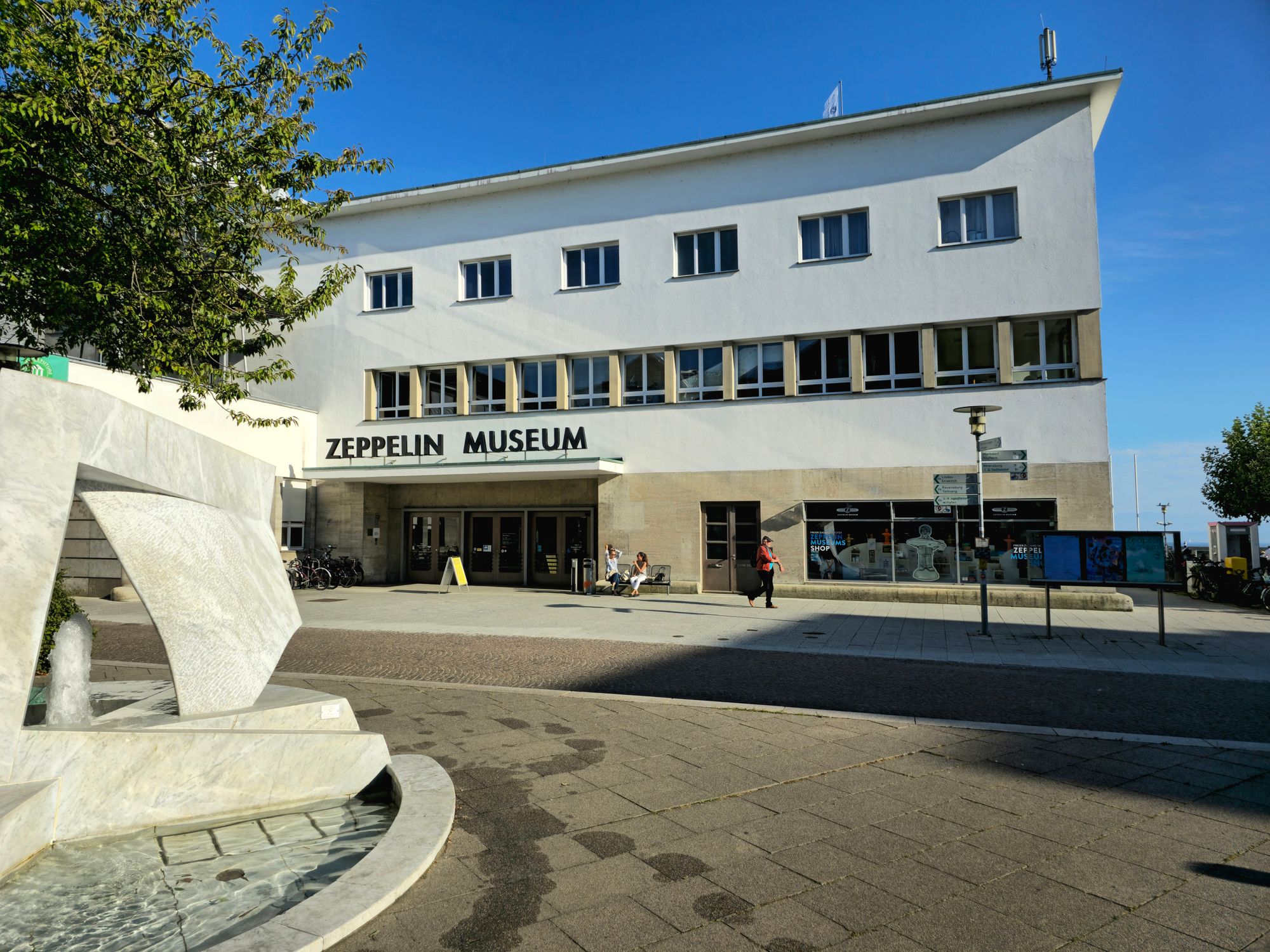 Zeppelinmuseum in Friedrichshafen bei Herbstlicht