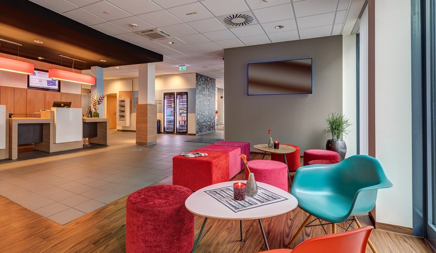 Rezeption und Lobby, © Omid Mahdawi