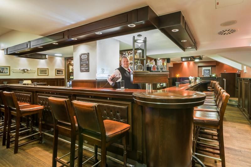 Hotel Bar