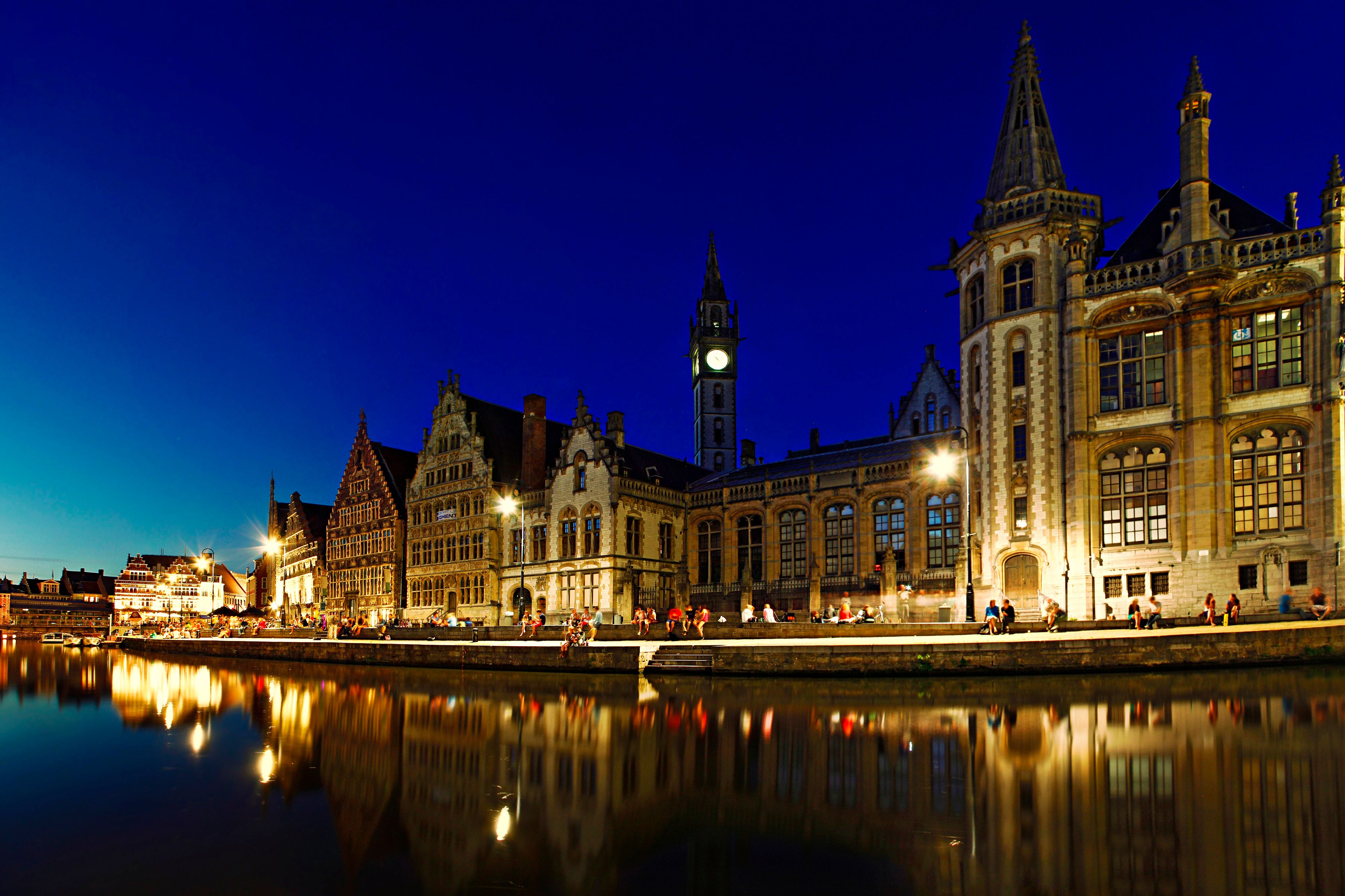 Historische Häuser am Fluss Leie in Gent