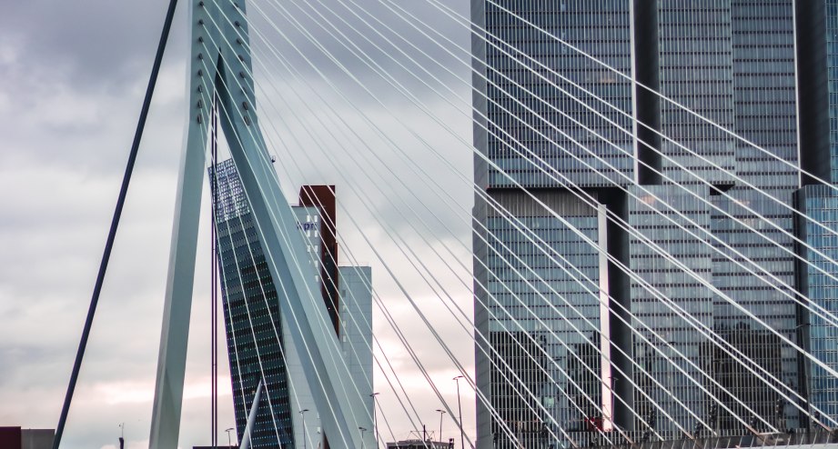 Bahnhit Rotterdam Brücke