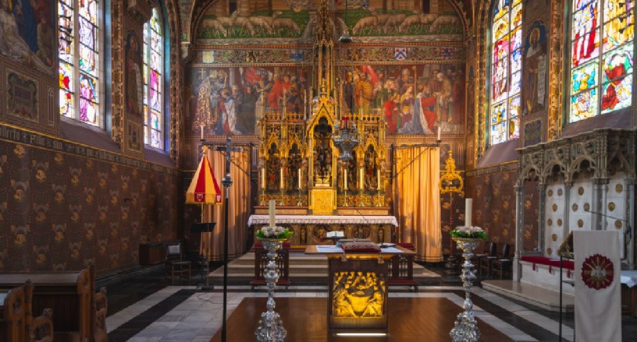 Kirche in Brügge, © GettyImages_George Pachantouris