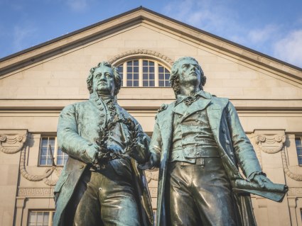 Bahnhit Weimar, © getty; Foto: Westend61