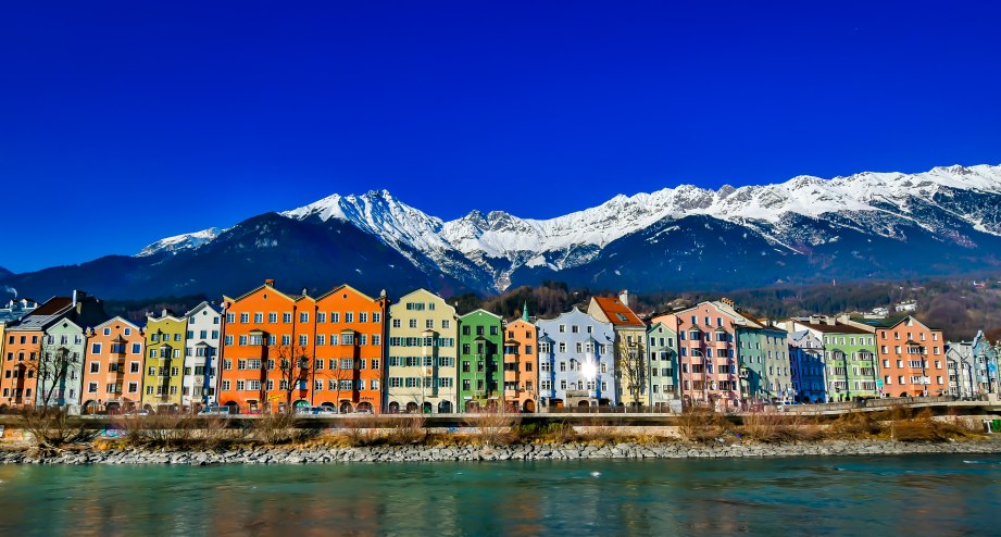Innsbruck und Berge, © gettyimages Andreas Kastner / EyeEm