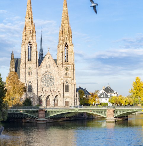 St.-Peter-Kirche in Straßburg, © GettyImages, Miguel F. Orleans