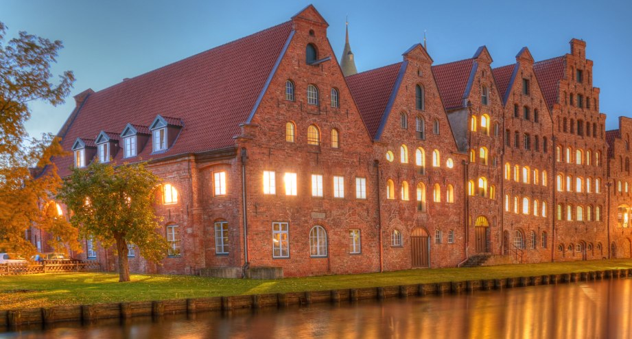 Der alte Salzspeicher in Lübeck - BAHNHIT.DE, © getty, Foto: Acnakelsy