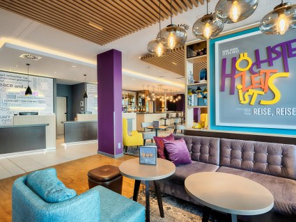 Premier Inn Leipzig City Hahnekamm Lobby