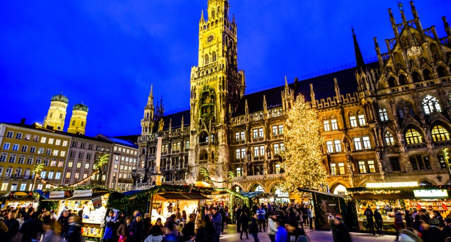 Gallerie-Christkindlmarkt am Marienplatz, © GettyImages, Britta und Ralph Hoppe