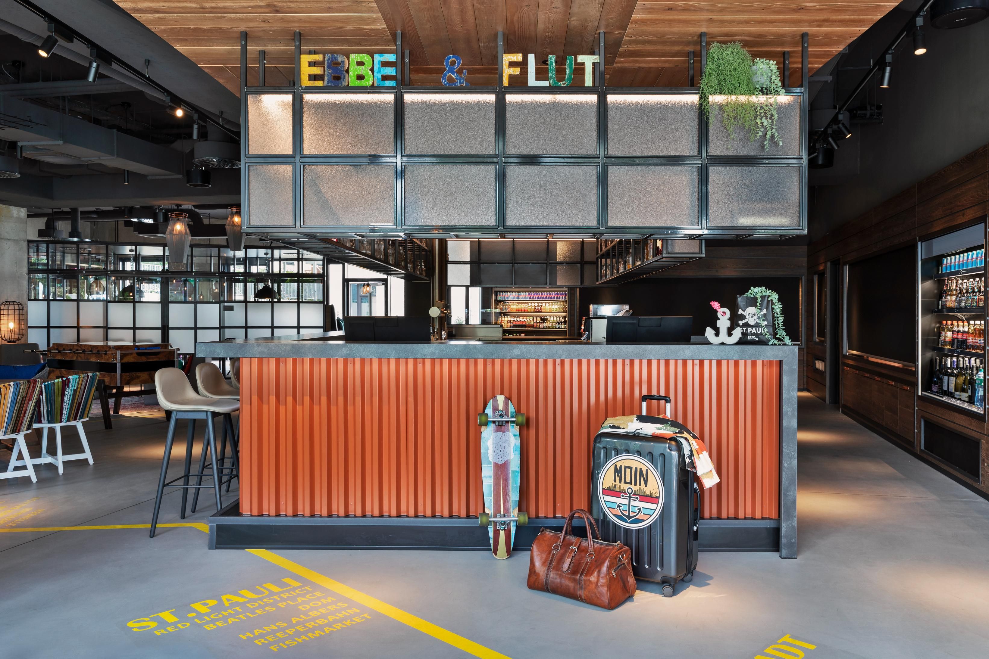 Hotel Bar