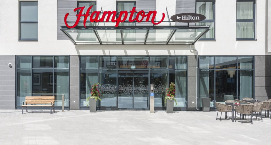 Hampton by Hilton Munich City Centre West Entrance, © Michael Schultes