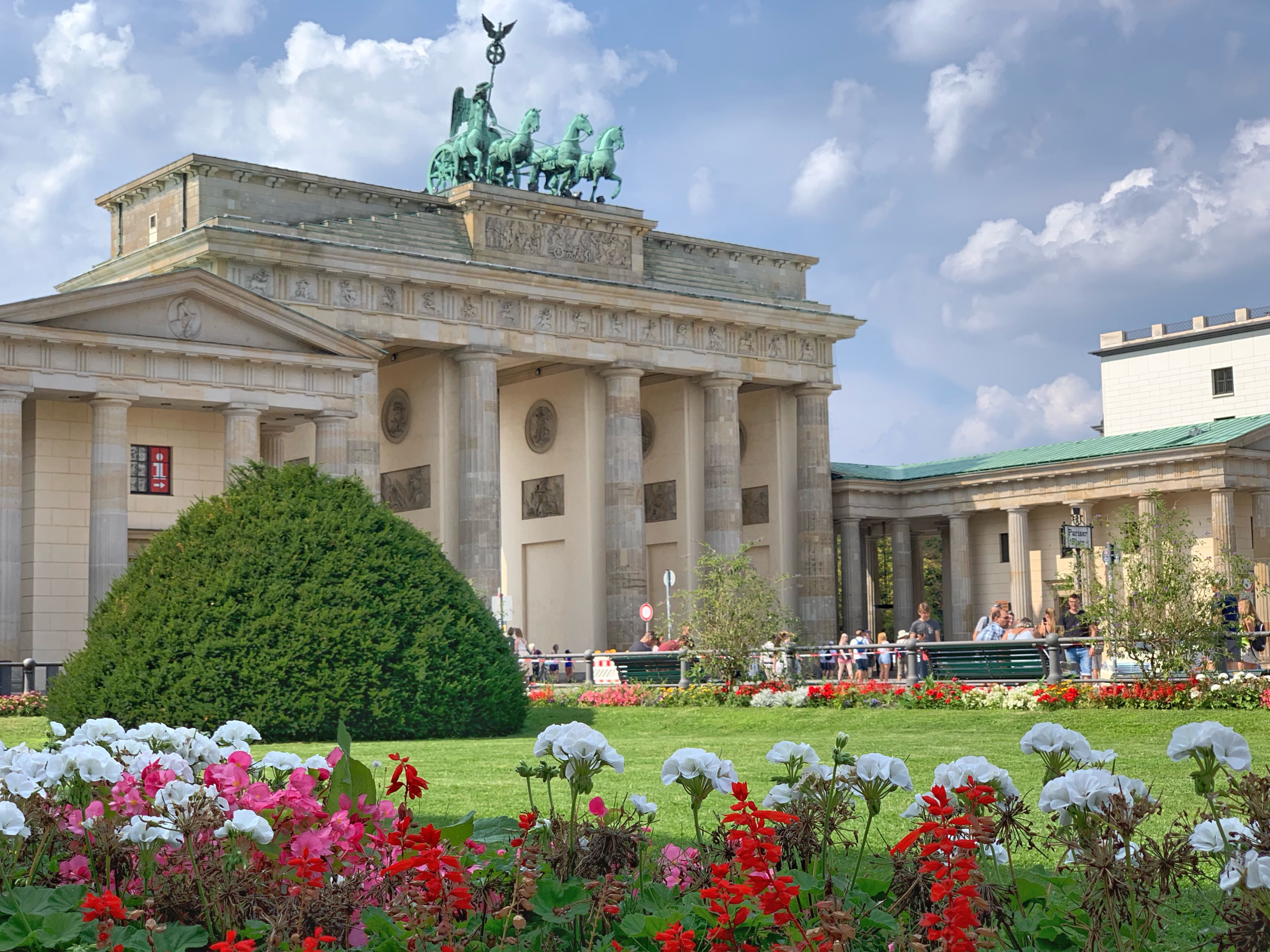 Brandenburger Tor im Frühling.