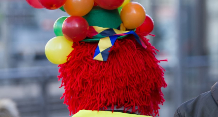 Clown beim Karneval in Köln - BAHNHIT.DE, © getty, Foto: Teka77