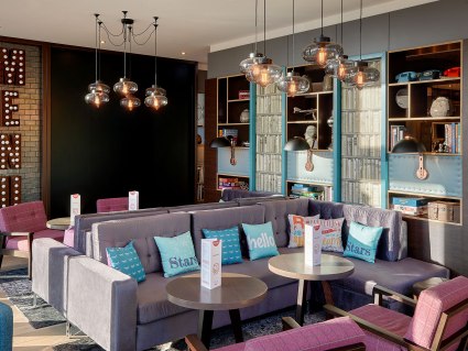 Premier Inn Hamburg City Lobby