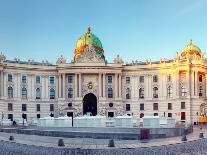 Quicksearch-Bahnhit-Wien-Sommer-Hofburg, © GettyImages, TomasSereda