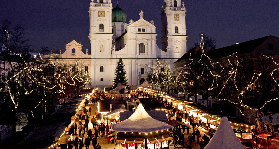 Der Weihnachtsmartk in der Passauer Innenstadt - BAHNHIT.DE, © Stadt Passau
