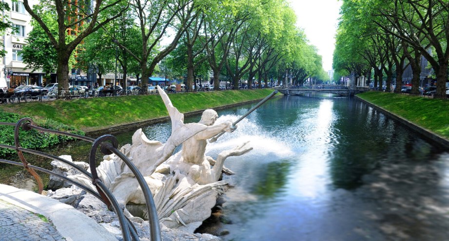 Tritonenbrunnen an der Königsallee in Düsseldorf, © Düsseldorf Tourismus GmbH, Fotograf U. Otte
