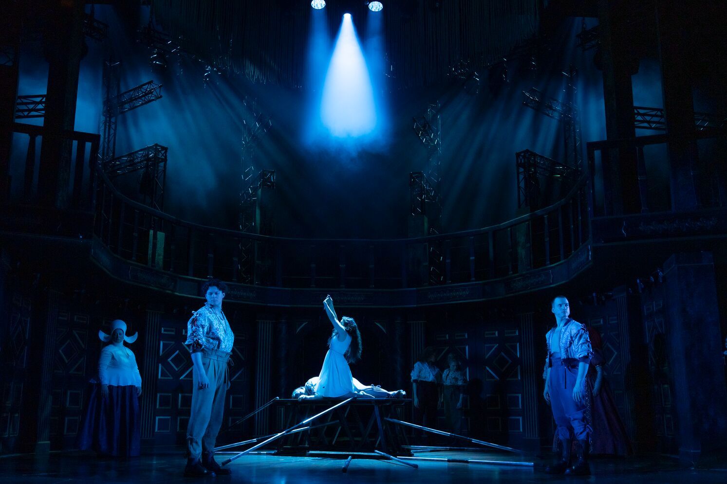 Romeo und Julia in einer Bühnenszene aus dem Musical Romeo und Julia – Das Musical