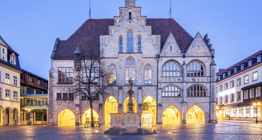 Das Rathaus von Hildesheim - BAHNHIT.DE, © Getty, Foto: Thomas Robin