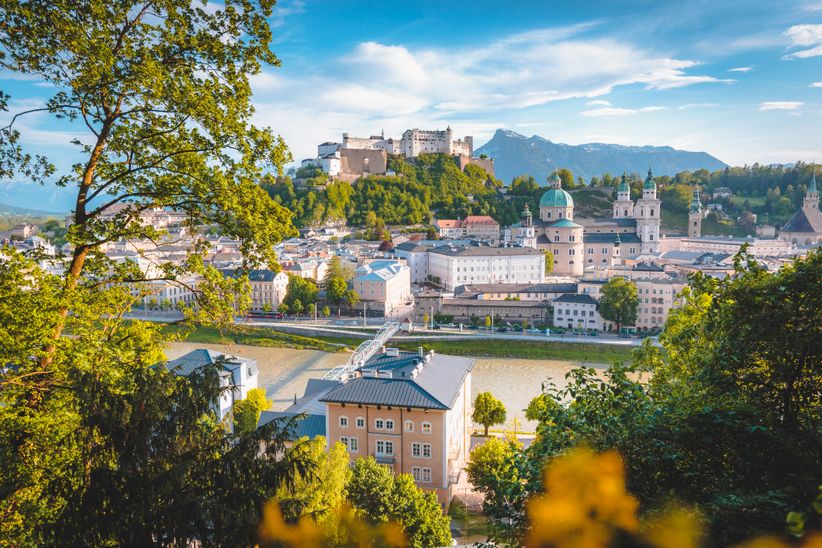 Salzburger Stadtsilhouette im Sommer