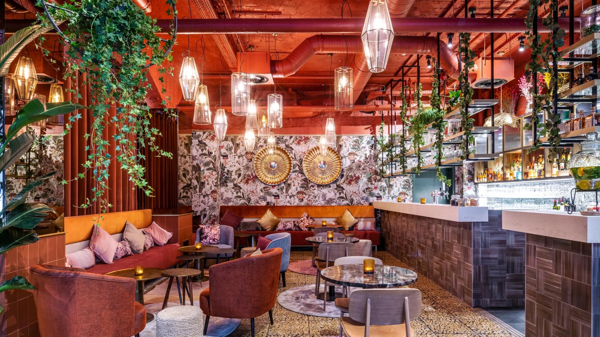 Hotel Bar